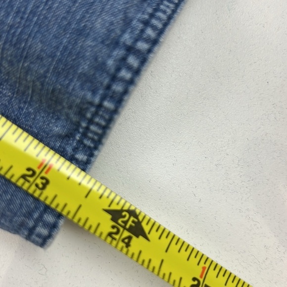 Guess two-tone Denim Chambray Pearl Snap  Blouse - Picture 9 of 12